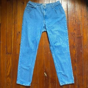 Riders by Lee • Light-Wash Relaxed Fit Jeans • Plus Size